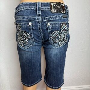 Miss Me Bermuda Mid Rise Stretch Buckle Denim Women's Shorts Size 28 Blue